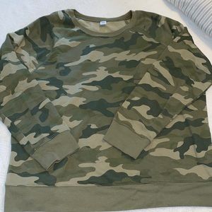 Old Navy crewneck camouflage sweatshirt